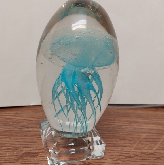 Vintage Jellyfish Hand-blown Glass Paperweight Glow in Dark Cap - Picture 4 of 8